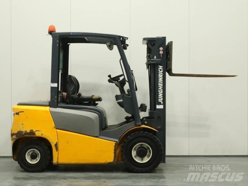 Jungheinrich DFG 425 Diesel Forklifts