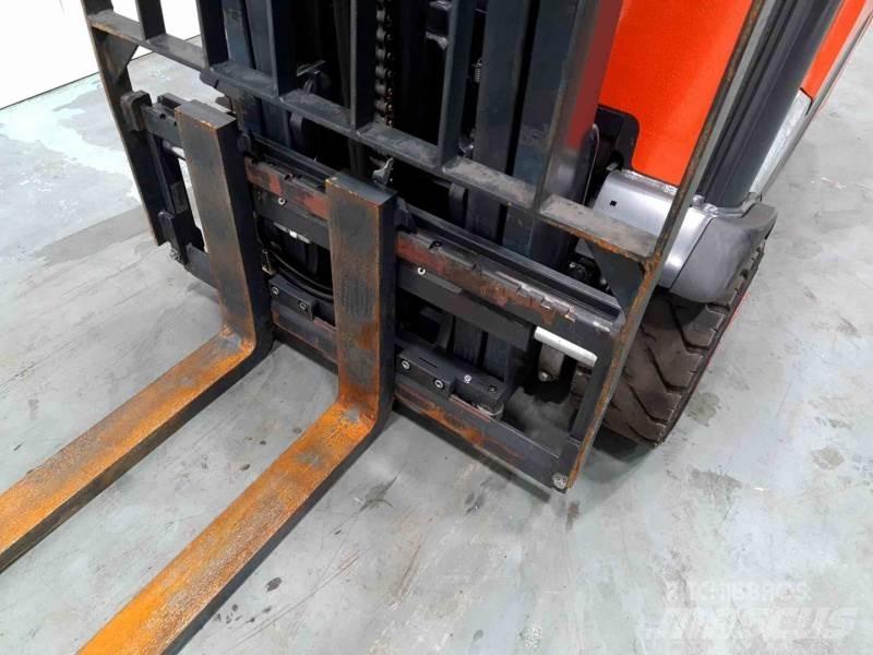 Linde E20PH-02 386 Electric Forklifts