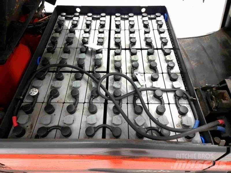 Linde E30L-01 Electric Forklifts