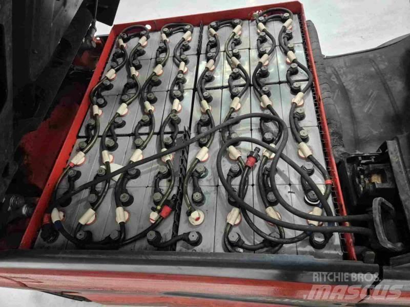 Linde E30L-01 Electric Forklifts