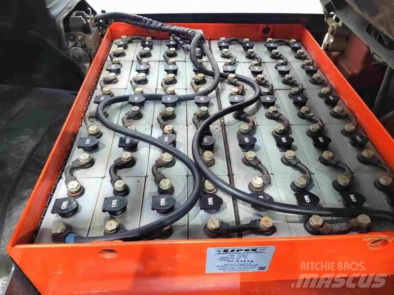 Linde E40 Electric Forklifts