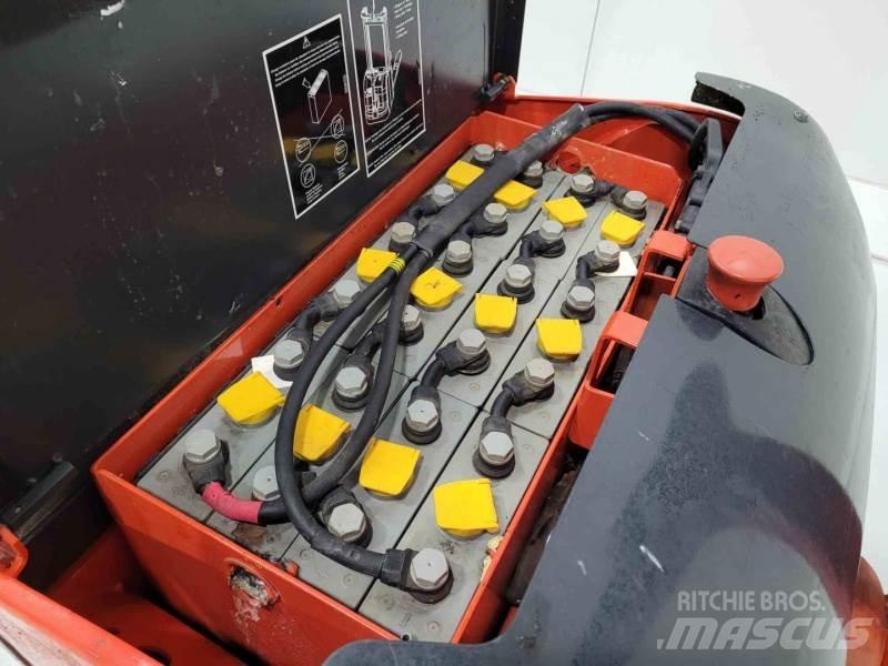 Linde L14 Manual Pallet Stacker