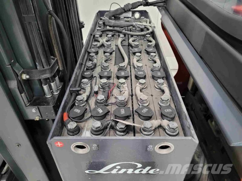 Linde R12N-01 Reach trucks
