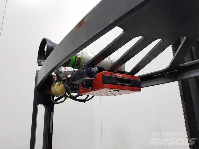 Linde R16 PYROBAN Reach trucks