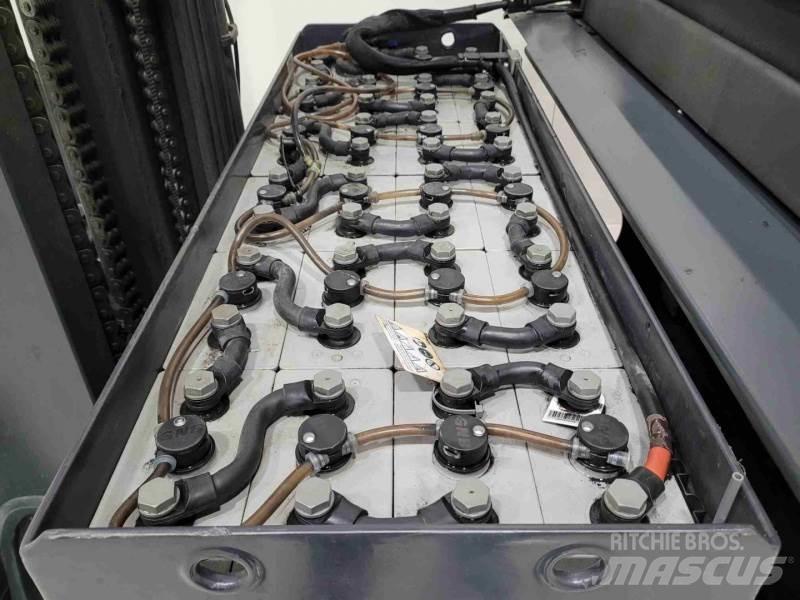 Linde R16HD-01 Reach trucks