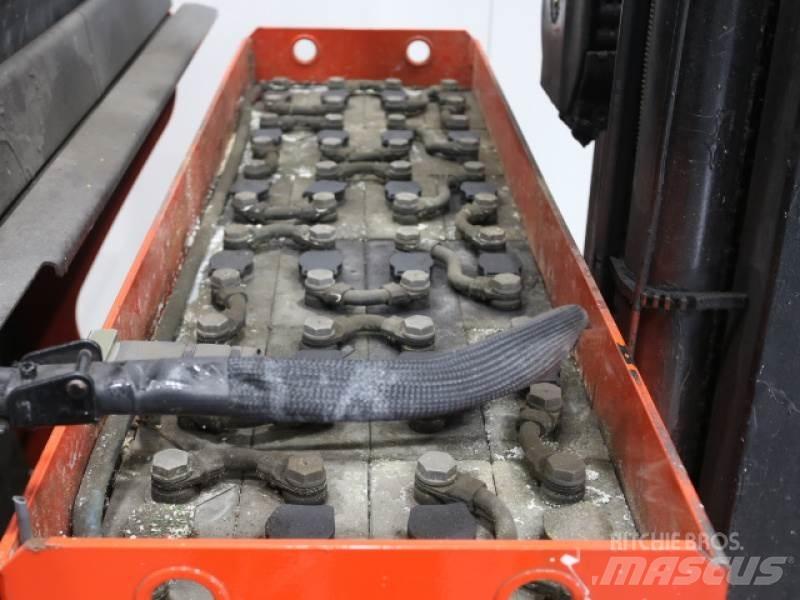 Linde R20-01 1120 Reach trucks