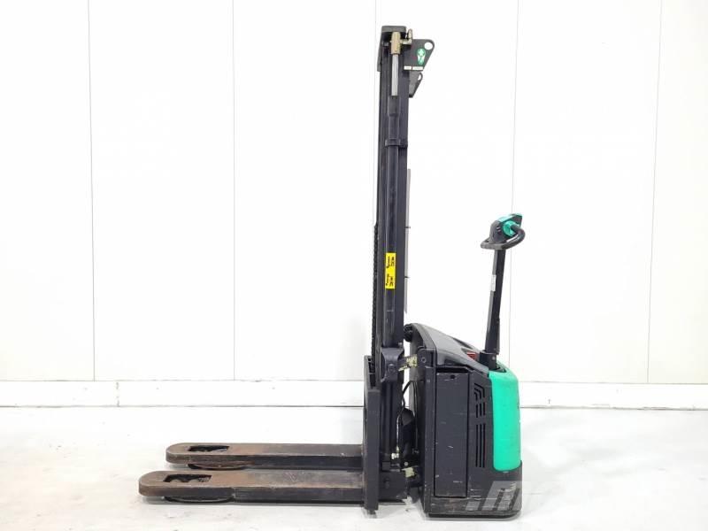 Mitsubishi SBP12NI Manual Pallet Stacker