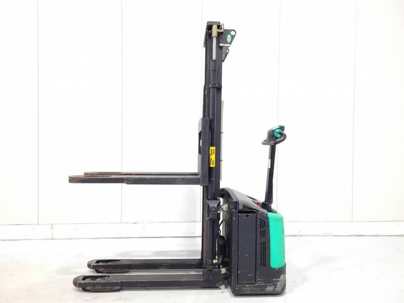 Mitsubishi SBP12NI Manual Pallet Stacker