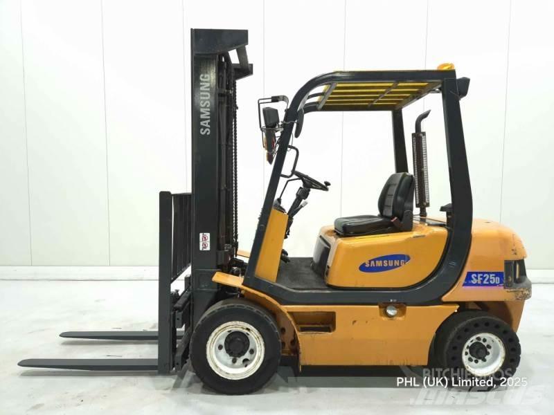Samsung SF25D Diesel Forklifts