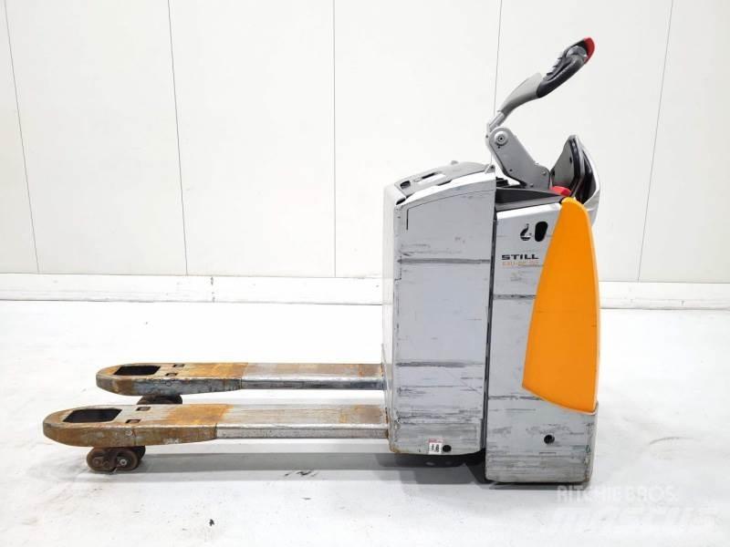 Still EXU−SF Pallet Truck