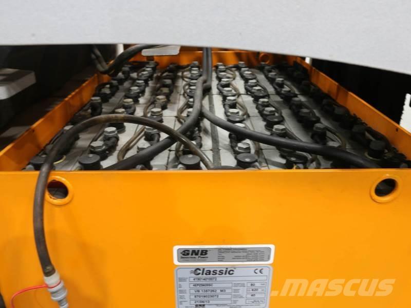 Still MX-X Narrow aisle truck