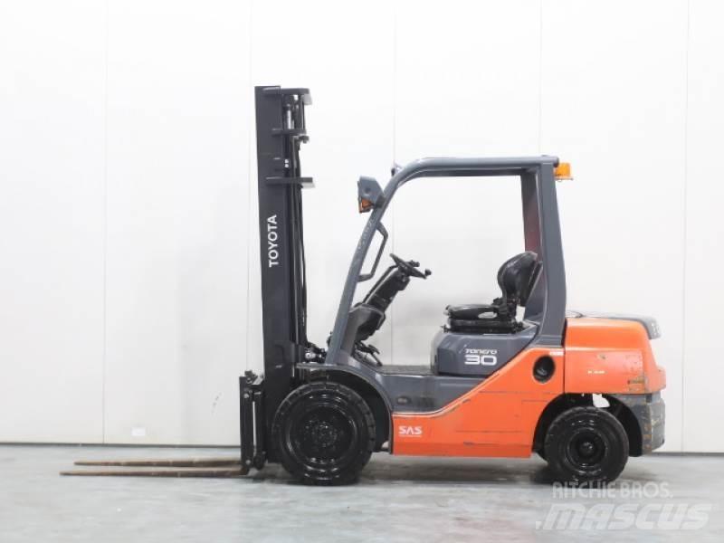 Toyota 02-8FDF30 Diesel Forklifts