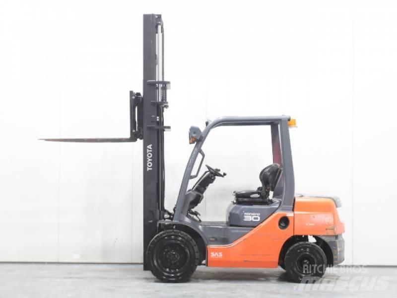 Toyota 02-8FDF30 Diesel Forklifts