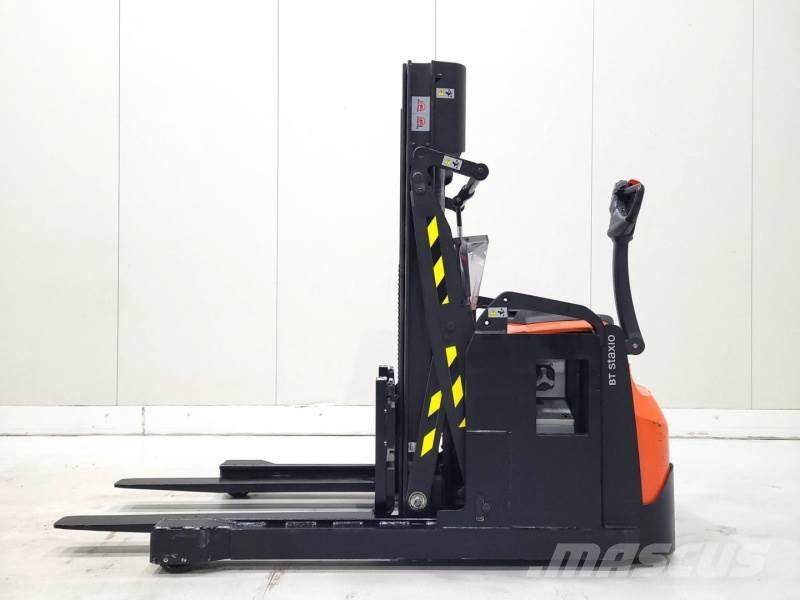 Toyota SWE120XR Reach Stackers