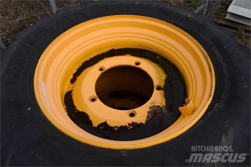 JCB 4 CX Tires, wheels and rims