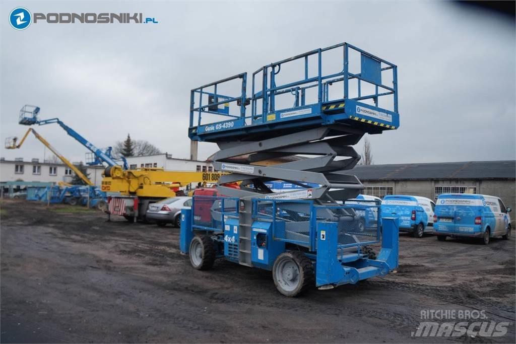 Genie 4390 Scissor Lifts
