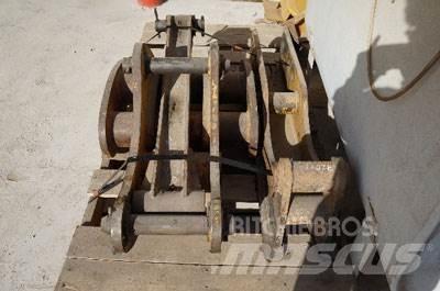 CAT 320C/DL Thumb Other