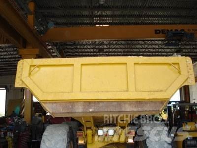 CAT 730 Tailgate Other