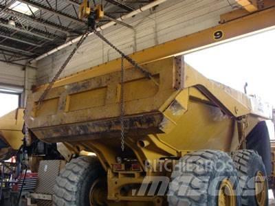 CAT 735 Tailgate Other
