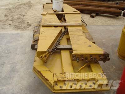 CAT 740 Tailgate Other