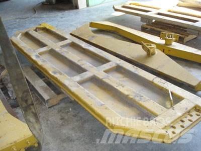 CAT 740 Tailgate Other