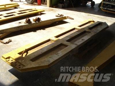 CAT 740 Tailgate Other