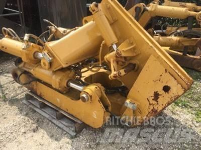 CAT D8T Ripper, S/S Other