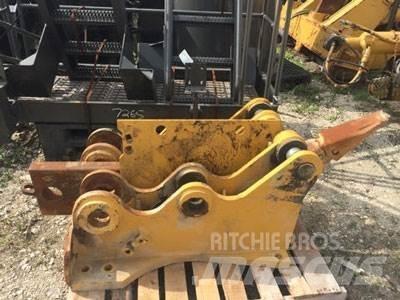 CAT D8T Ripper, S/S Other