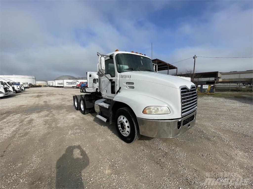Mack CXU613 Conventional Trucks / Tractor Trucks