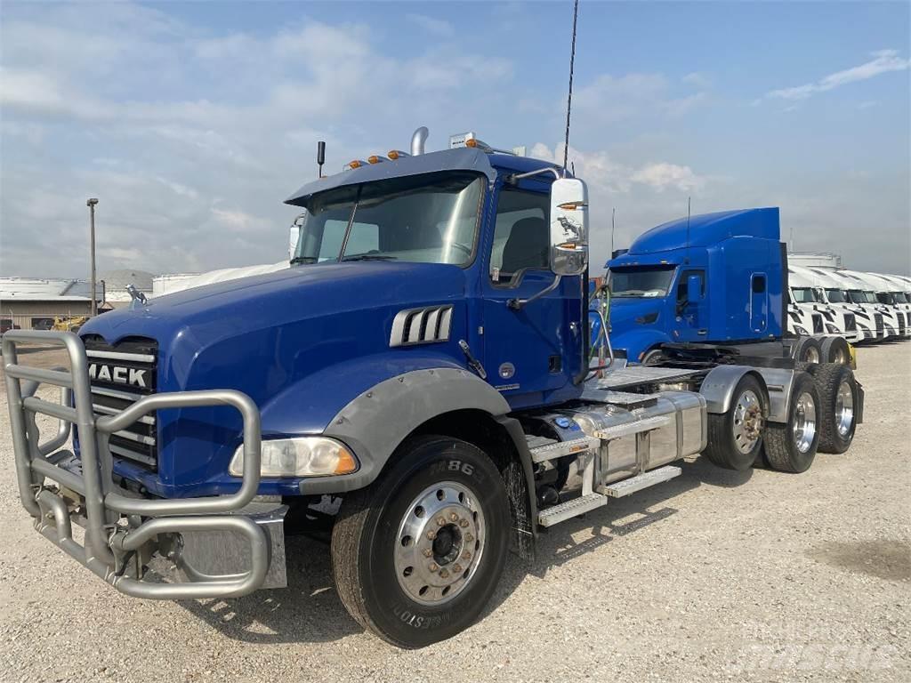Mack GRANITE Conventional Trucks / Tractor Trucks