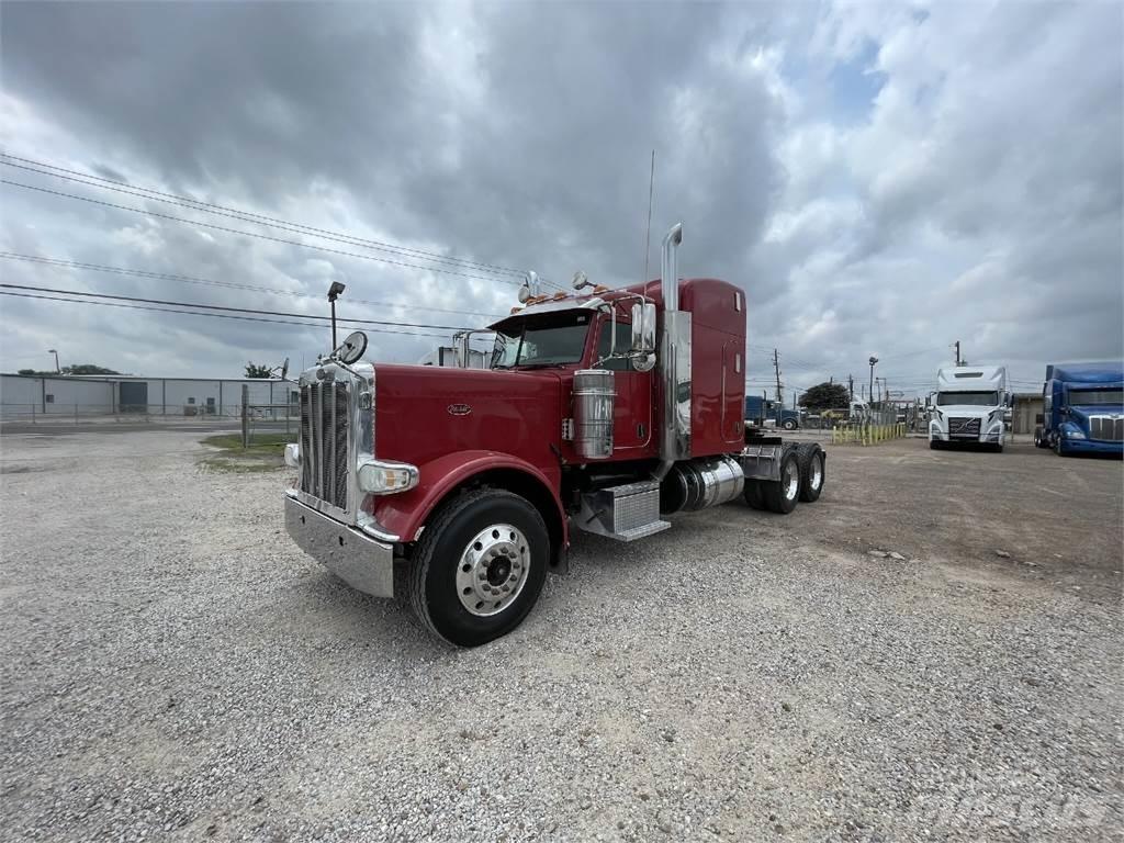 Peterbilt 389 Conventional Trucks / Tractor Trucks