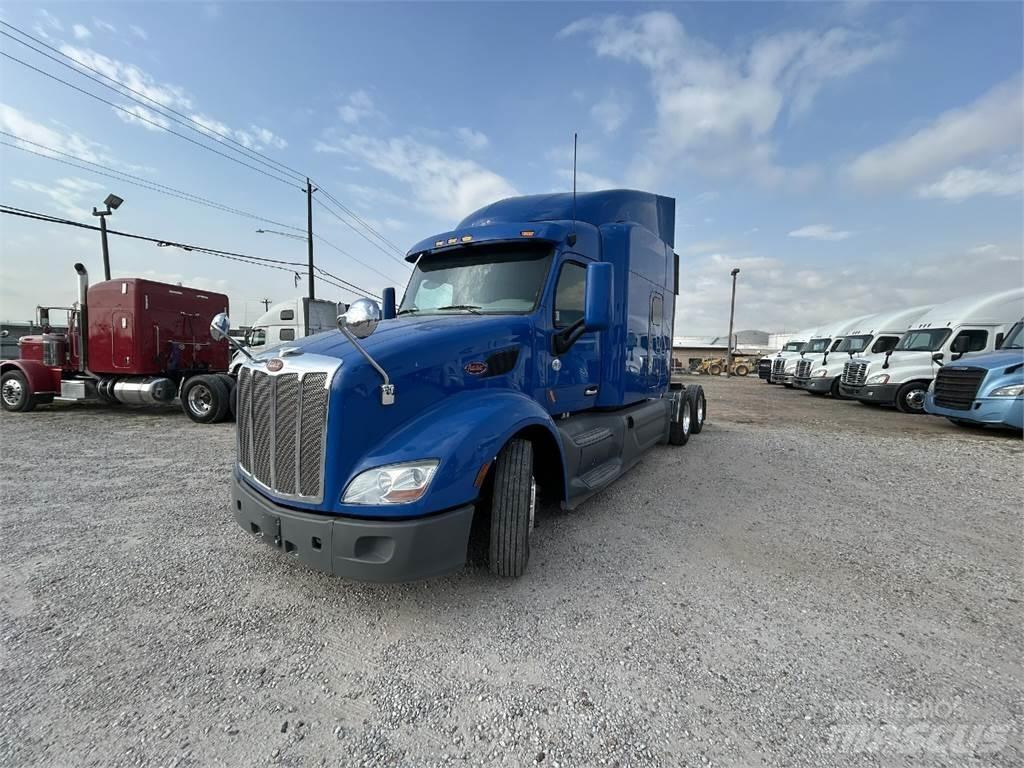 Peterbilt 579 Conventional Trucks / Tractor Trucks