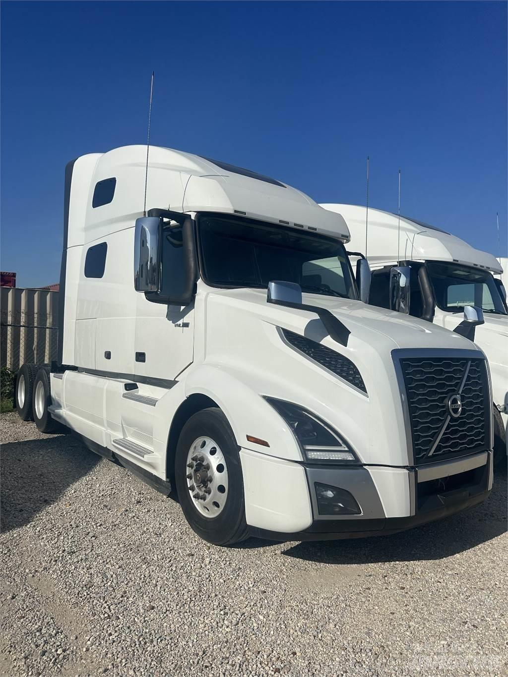 Volvo 760 Conventional Trucks / Tractor Trucks