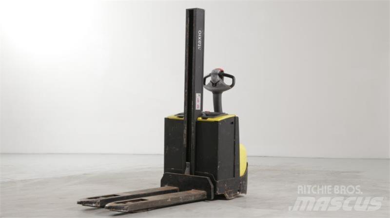 BT SWE080L Self Propelled Stackers
