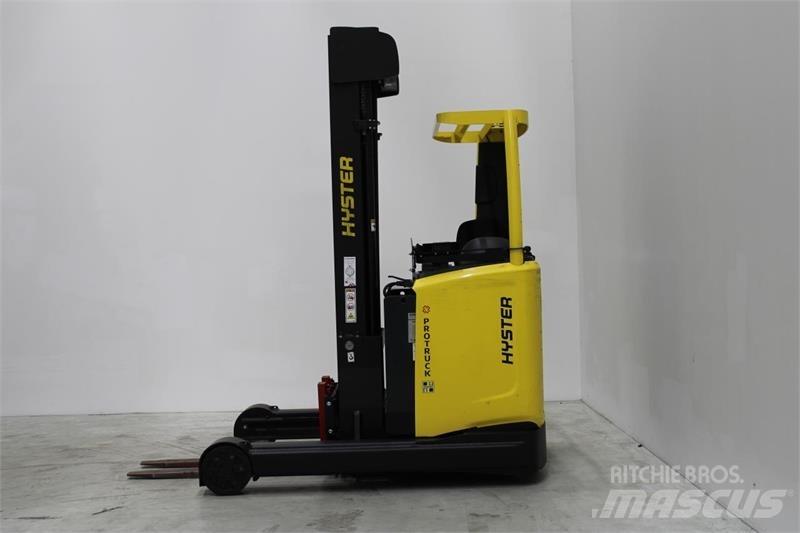 Hyster R2.5 Reach trucks