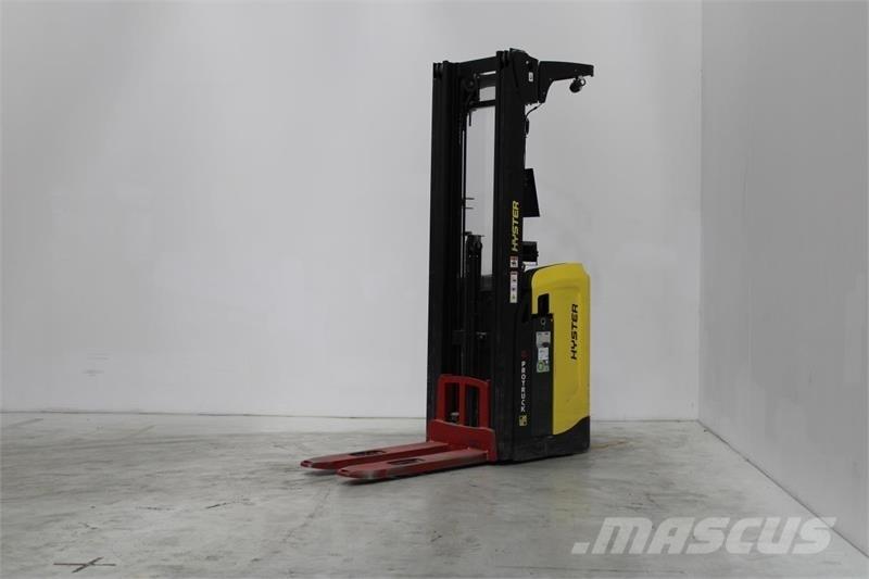 Hyster RS1.6 Self Propelled Stackers