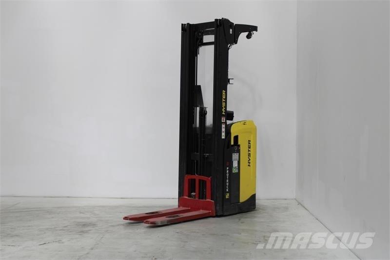 Hyster RS1.6 Self Propelled Stackers