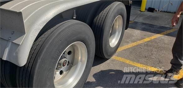 Polar AEB6 9,500-4 Tanker Trailers