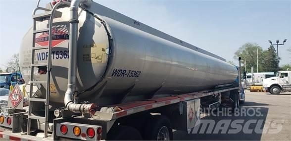 Polar AEB6 9,500-4 Tanker Trailers