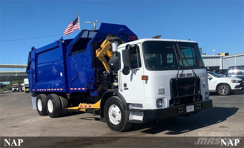Autocar ACX64 Garbage Trucks / Recycling Trucks