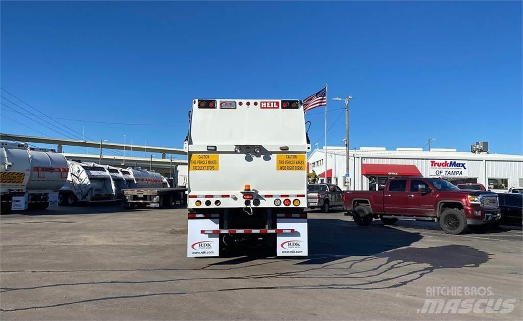 Autocar ACX64 Garbage Trucks / Recycling Trucks