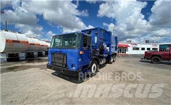 Autocar ACX64 Garbage Trucks / Recycling Trucks