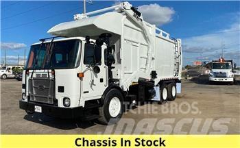Autocar ACX64 Garbage Trucks / Recycling Trucks