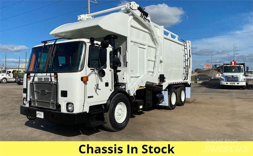 Autocar ACX64 Garbage Trucks / Recycling Trucks