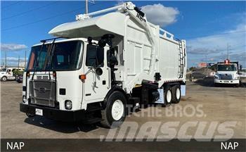 Autocar ACX64 Garbage Trucks / Recycling Trucks