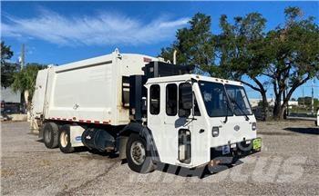 CCC LET 2 Garbage Trucks / Recycling Trucks