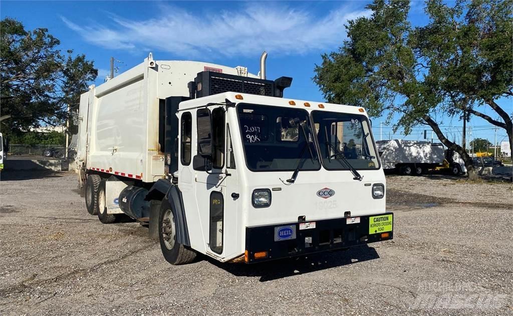 CCC LET 2 Garbage Trucks / Recycling Trucks