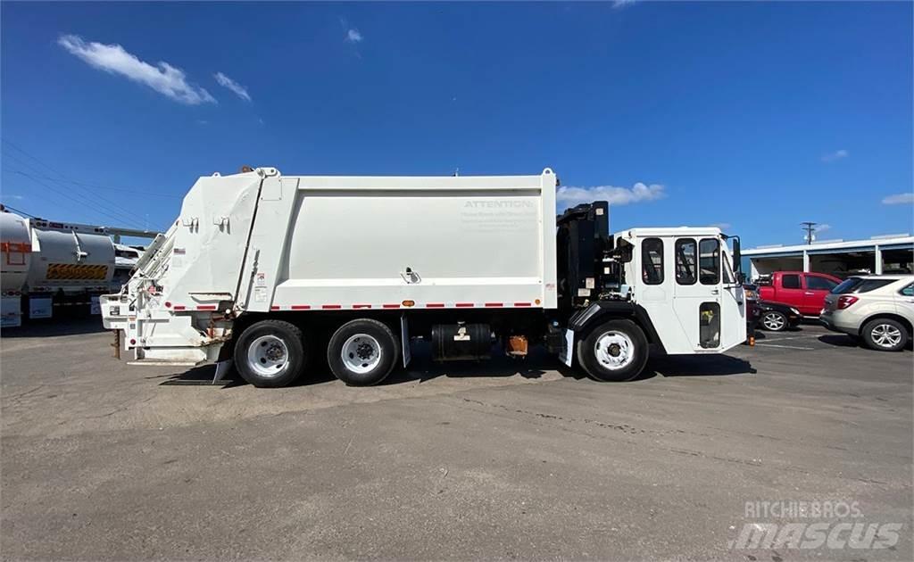 CCC LET2 Garbage Trucks / Recycling Trucks