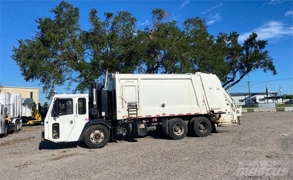 CCC LET2 Garbage Trucks / Recycling Trucks