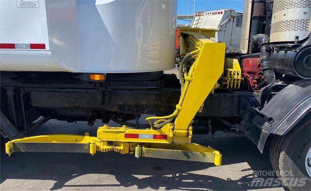 Mack LEU613 Garbage Trucks / Recycling Trucks